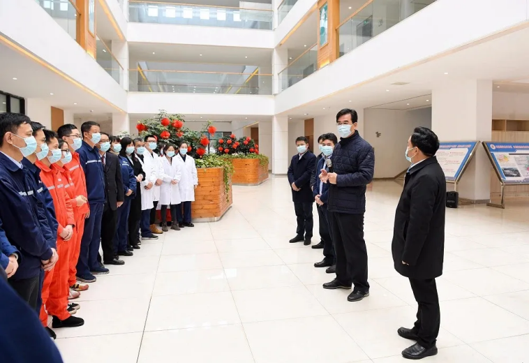 貴州省委副書記、省長李炳軍慰問西部產(chǎn)業(yè)基地駐地人員