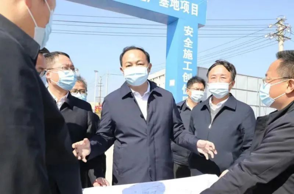 長沙市委副書記、市長鄭建新春節開工調研中偉股份全球研發基地