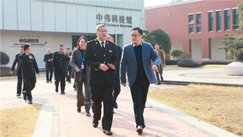 關企共建｜貴陽海關關長、黨委書記龍衛東一行調研中偉銅仁（上市主體）產業基地
